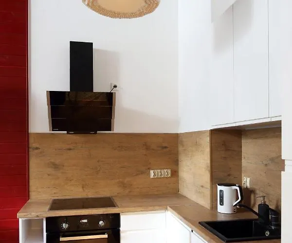 Red & Blue By Oneapartments Apartment