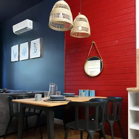 Apartment Red & Blue By Oneapartments *