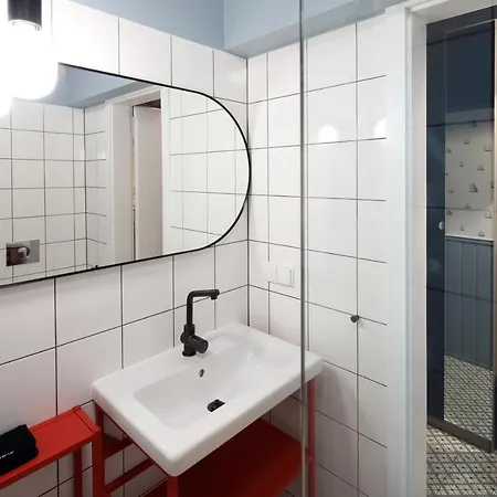 Red & Blue By Oneapartments アパート ソポト