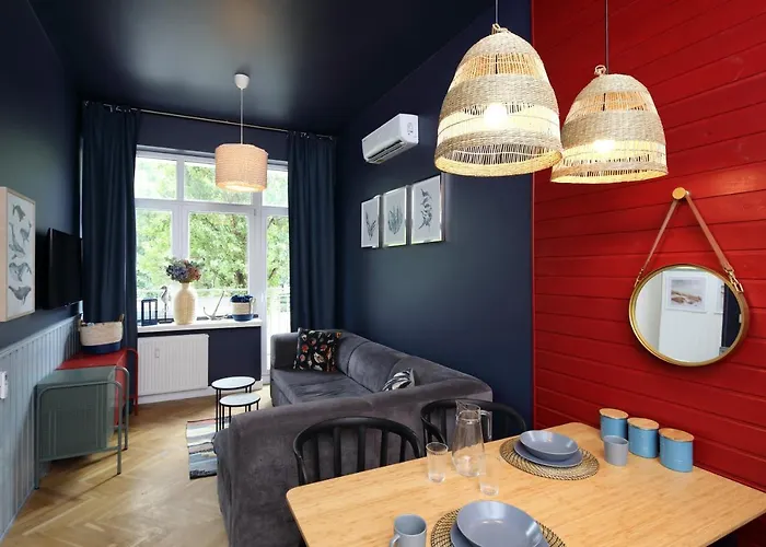 Red & Blue By Oneapartments *