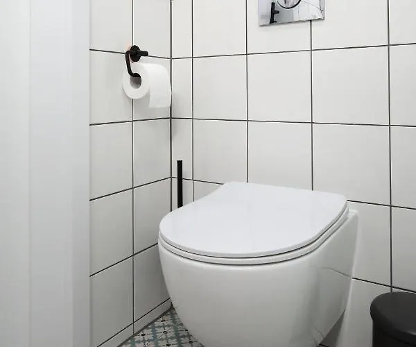 Red & Blue By Oneapartments *