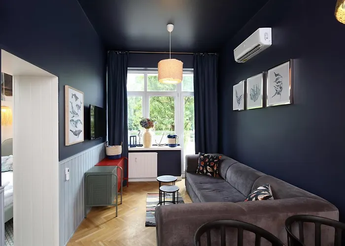 Red & Blue By Oneapartments