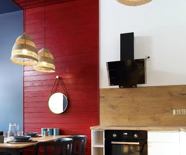 Red & Blue By Oneapartments Apartament